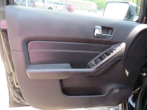 Used 2010 HUMMER H3 Alpha image 16