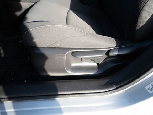 Used 2021 Toyota Corolla SE image 12