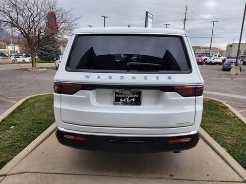 Used 2024 Jeep Wagoneer L Series II w/ Flexible Seating Group image 6
