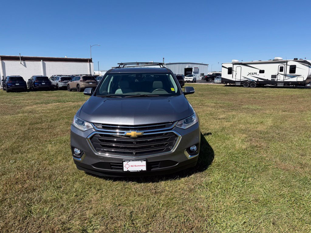 Used 2020 Chevrolet Traverse LT w/ LT Premium Package AWD/4WD image 2