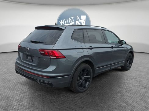 Used 2024 Volkswagen Tiguan SE R-Line AWD/4WD image 3