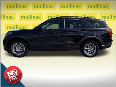 New 2026 Ford Explorer Active image 2