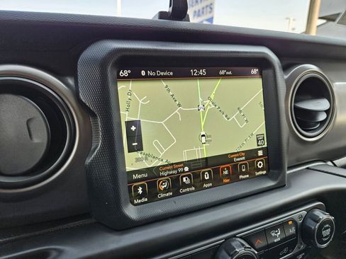 Used 2021 Jeep Gladiator Sport image 26