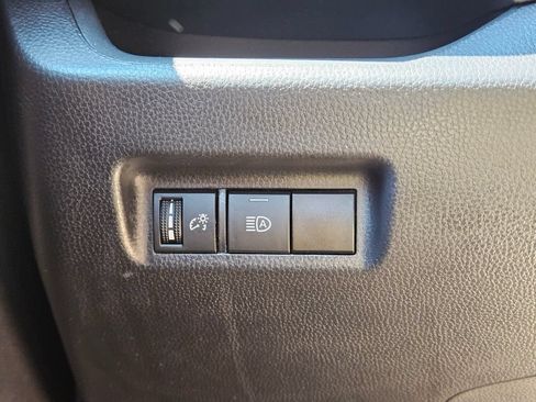 Used 2021 Toyota RAV4 LE AWD/4WD image 23