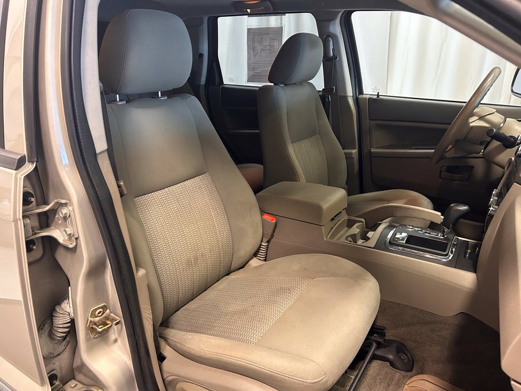 Used 2007 Jeep Grand Cherokee Laredo w/ Sun/Sound Group AWD/4WD image 20