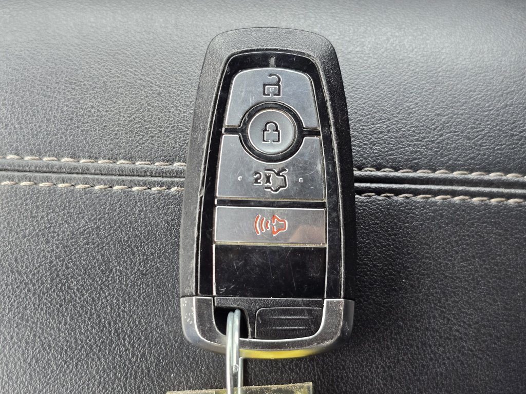 Used 2024 Ford Mustang Convertible RWD image 29