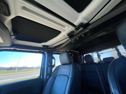 Used 2025 Jeep Gladiator Rubicon image 26