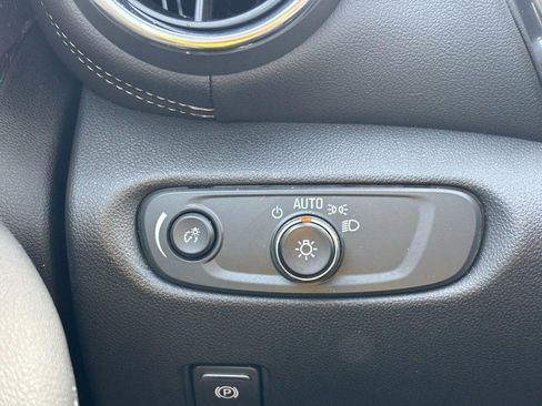 Used 2024 Chevrolet Blazer LT w/ Convenience Package image 17