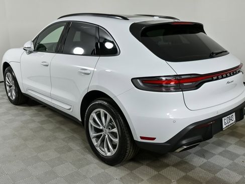 Certified 2025 Porsche Macan image 3