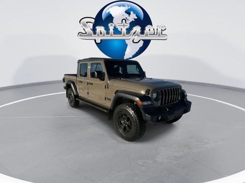 Used 2020 Jeep Gladiator Sport image 4