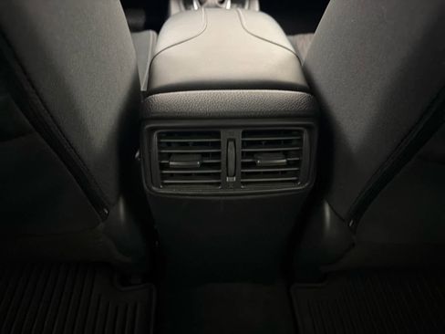 Used 2018 Nissan Rogue SV image 21