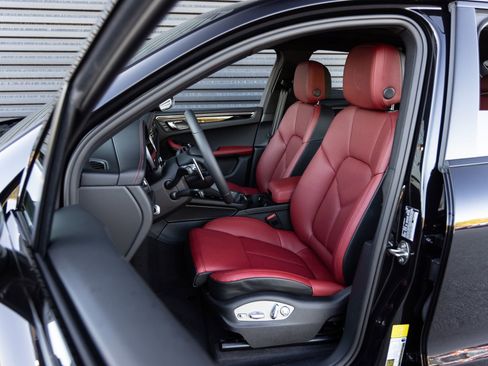 New 2025 Porsche Macan Turbo AWD/4WD image 5