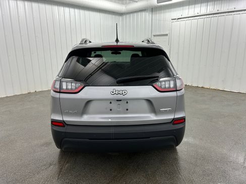 Used 2019 Jeep Cherokee Latitude Plus w/ Cold Weather Group AWD/4WD image 31