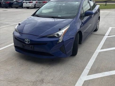 Used 2016 Toyota Prius Two FWD image 1
