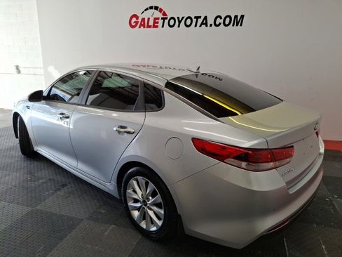 Used 2018 Kia Optima LX w/ 17" Alloy Wheels Package image 8