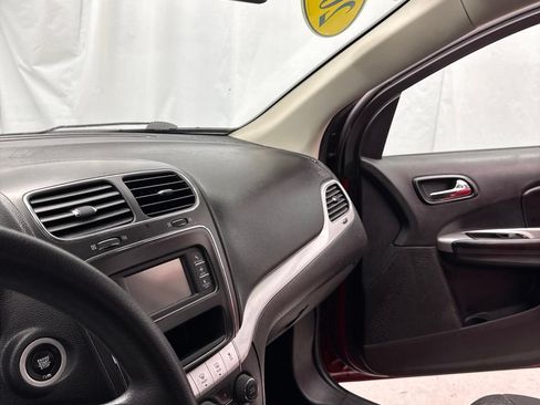 Used 2019 Dodge Journey SE FWD image 22