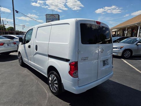 Used 2017 Nissan NV200 SV w/ Technology Package FWD image 4