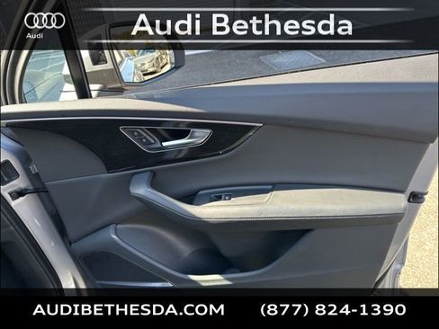 Used 2021 Audi Q7 3.0T Prestige image 33