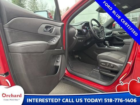 Used 2023 Chevrolet Traverse LT w/ Midnight/Sport Edition image 13