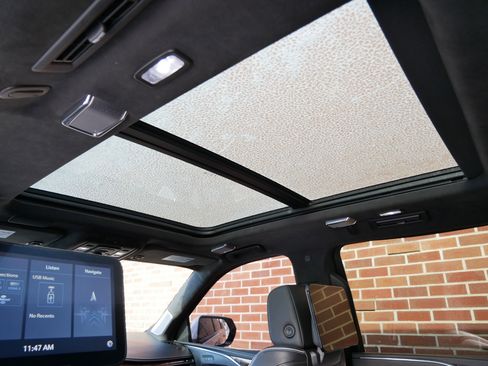 Used 2021 Cadillac Escalade ESV Sport Platinum w/ Heavy-Duty Trailer Package image 12