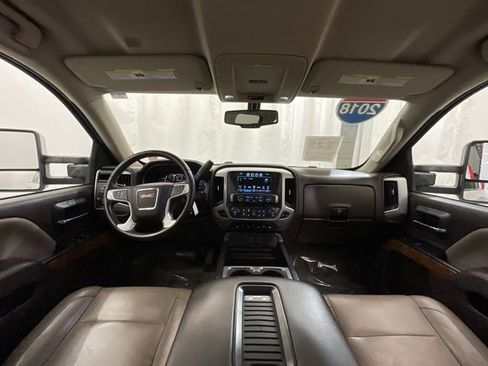 Used 2018 GMC Sierra 1500 SLT w/ SLT Premium Package AWD/4WD image 16