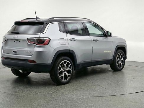 Used 2025 Jeep Compass Limited image 9