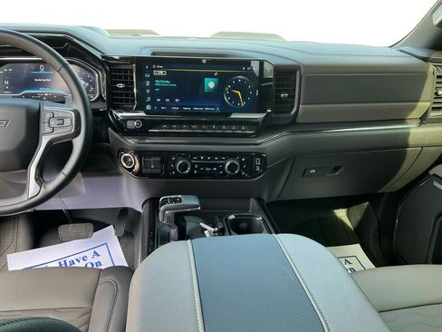 Used 2025 Chevrolet Silverado 1500 ZR2 w/ Technology Package image 11