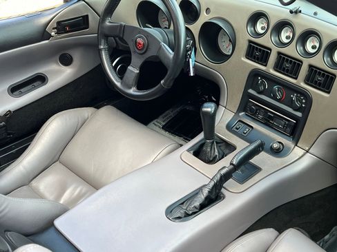 Used 1995 Dodge Viper RT/10 RWD image 18