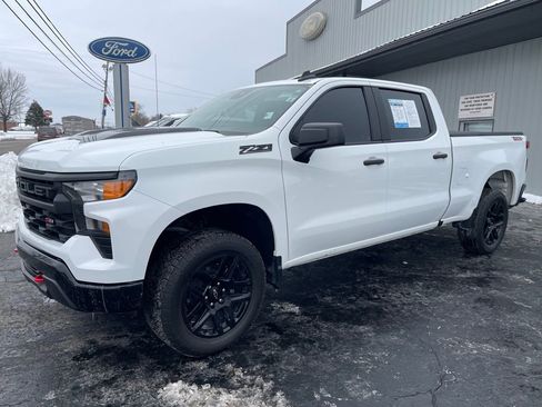 Used 2023 Chevrolet Silverado 1500 Custom Trail Boss w/ LPO, Dark Essentials Package image 2