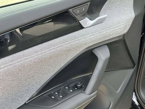 New 2026 Volkswagen Tiguan S FWD image 10