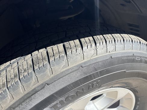 Used 2017 Toyota 4Runner SR5 Premium image 12