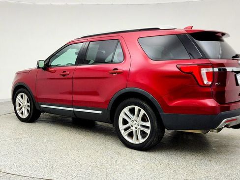 Used 2017 Ford Explorer XLT w/ Equipment Group 202A image 7