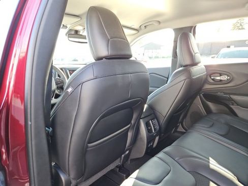 Used 2021 Jeep Cherokee Latitude Plus image 17