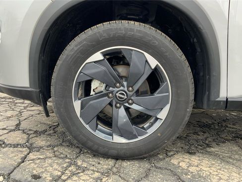 Used 2025 Nissan Rogue SV image 24