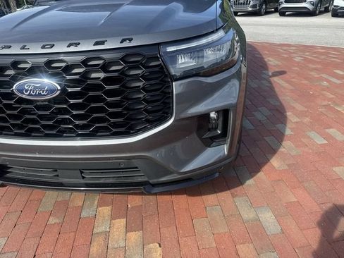 Used 2025 Ford Explorer ST-Line w/ Premium Package AWD/4WD image 24