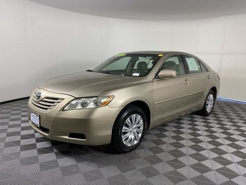 Used 2009 Toyota Camry LE FWD image 4