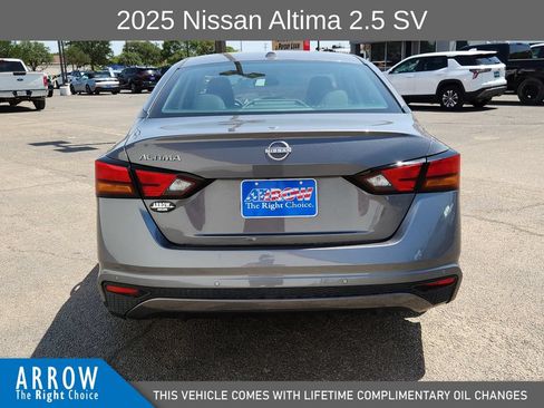 Used 2025 Nissan Altima 2.5 SV FWD image 11