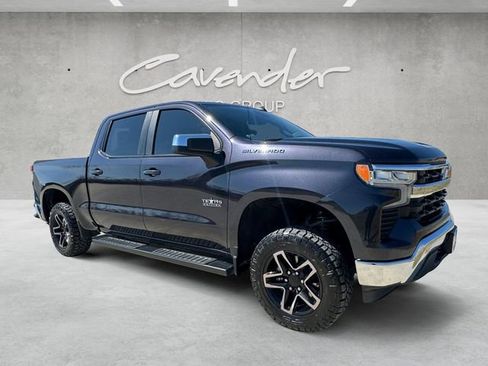 Used 2022 Chevrolet Silverado 1500 LT image 2