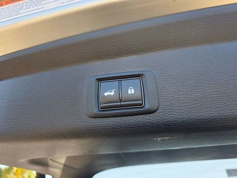 Used 2024 Mitsubishi Outlander SE image 10