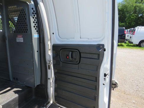 Used 2014 Chevrolet Express 3500 3500 Cargo image 18