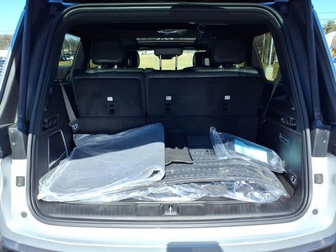 New 2026 Jeep Grand Wagoneer Limited AWD/4WD image 11