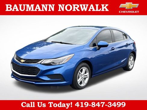 Used 2017 Chevrolet Cruze LT w/ Convenience Package FWD image 7