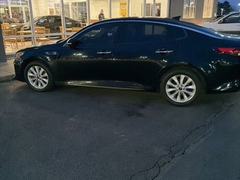 Used 2018 Kia Optima S w/ Panoramic Sunroof Package image 18
