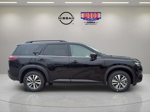 New 2026 Nissan Pathfinder SL AWD/4WD image 2