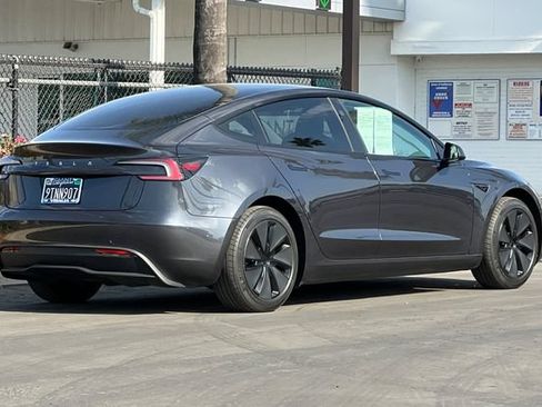 Used 2025 Tesla Model 3 Long Range RWD image 4