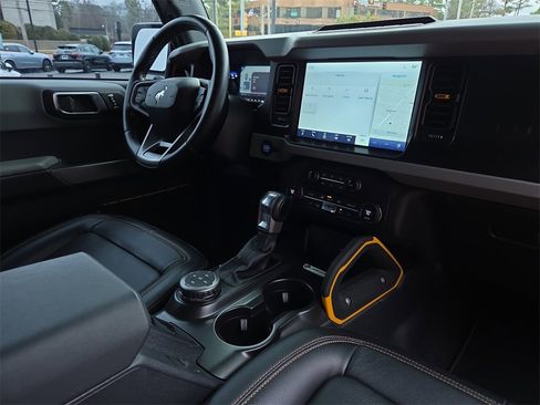 Used 2023 Ford Bronco Badlands image 19