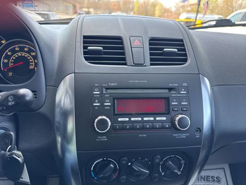 Used 2012 Suzuki SX4 Premium image 26