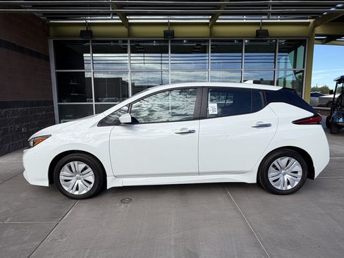 Used 2025 Nissan Leaf S FWD image 7