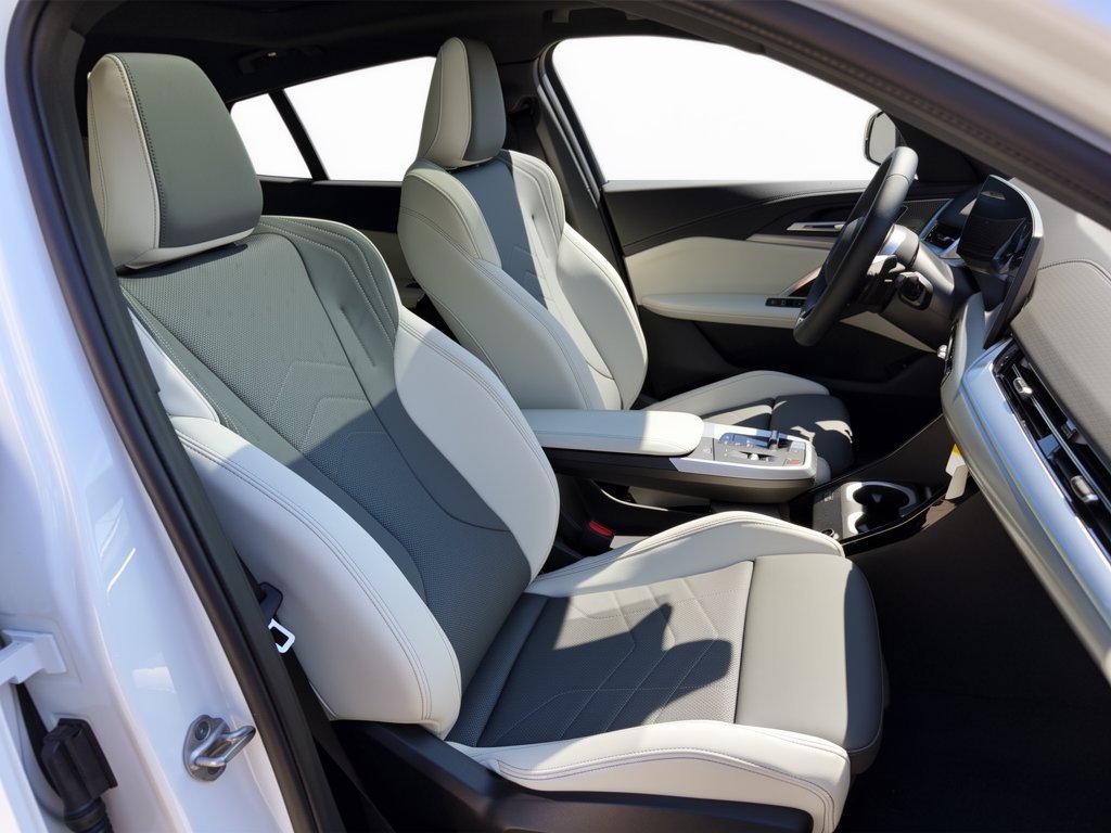 New 2027 BMW X2 xDrive28i AWD/4WD image 30