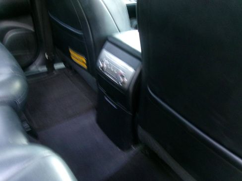 Used 2011 Toyota Highlander SE w/ Tow Pkg AWD/4WD image 6